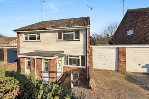 2 bedroom semi-detached house to rent, South Croydon CR2