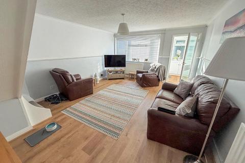 2 bedroom semi-detached house to rent, South Croydon CR2
