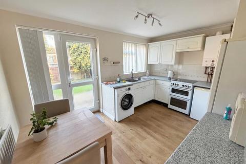 2 bedroom semi-detached house to rent, South Croydon CR2