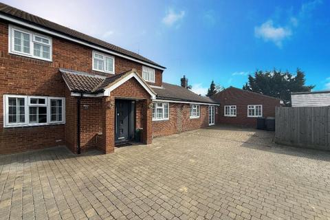 5 bedroom semi-detached house for sale, Barnston Close, Wigmore, Luton, Bedfordshire, LU2 9RZ