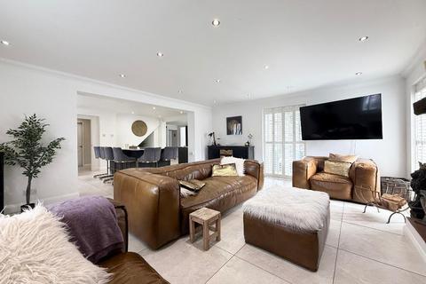 5 bedroom semi-detached house for sale, Barnston Close, Wigmore, Luton, Bedfordshire, LU2 9RZ
