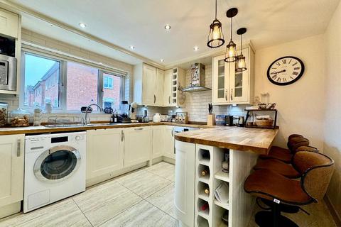 3 bedroom semi-detached house for sale, Laxton Close, Wigmore, Luton, Bedfordshire, LU2 8SJ