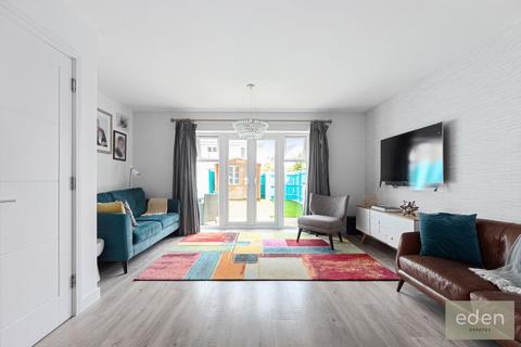 3 bedroom terraced house for sale, Ashfield Close, Snodland, ME6