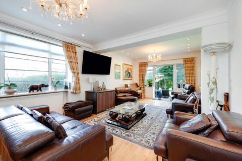 4 bedroom detached house for sale, Linden Lea, London, N2