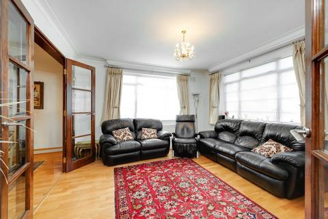 4 bedroom detached house for sale, Linden Lea, London, N2