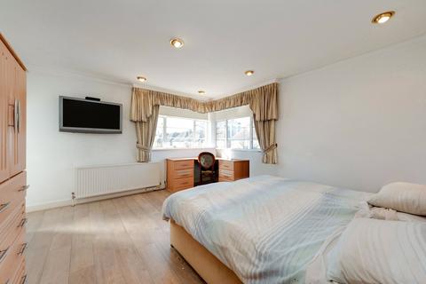4 bedroom detached house for sale, Linden Lea, London, N2