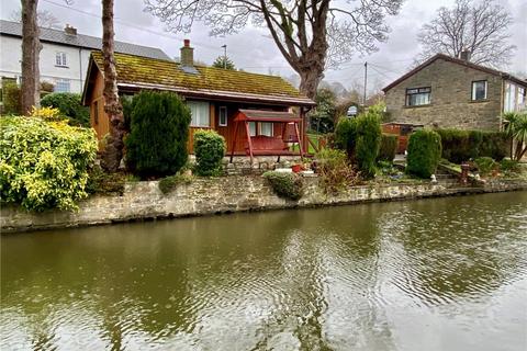 4 bedroom detached house for sale, Leach Road, Riddlesden, Keighley, BD20