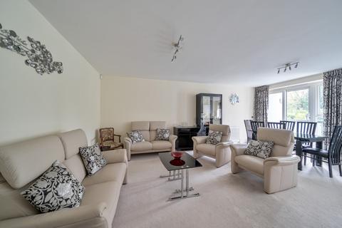 2 bedroom apartment for sale, Gordon Avenue, Stanmore