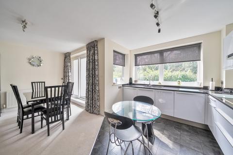 2 bedroom apartment for sale, Gordon Avenue, Stanmore