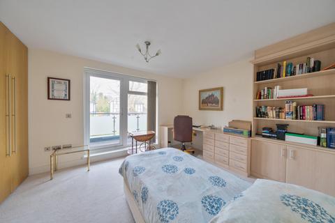 2 bedroom apartment for sale, Gordon Avenue, Stanmore