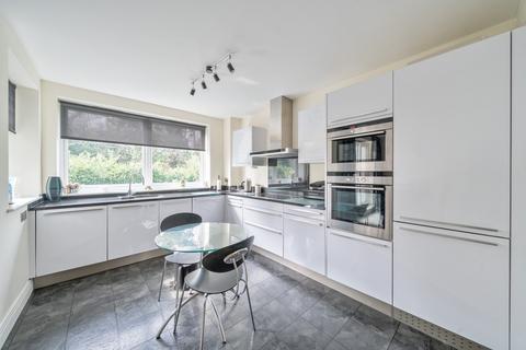 2 bedroom apartment for sale, Gordon Avenue, Stanmore