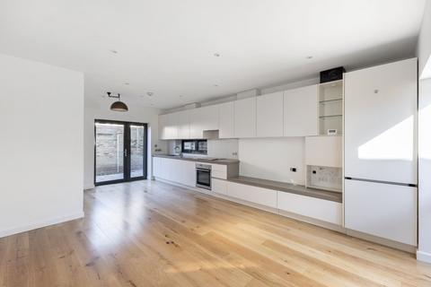 undefined, Lampard Grove, London N16