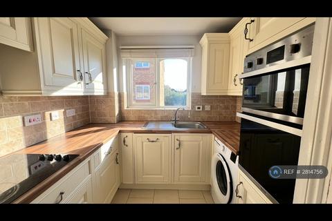 2 bedroom flat to rent, Barra House, Watford, WD18
