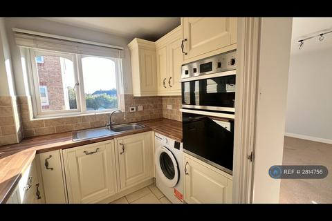 2 bedroom flat to rent, Barra House, Watford, WD18