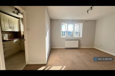 2 bedroom flat to rent, Barra House, Watford, WD18