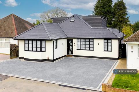 Oakington Avenue, Little Chalfont, HP6