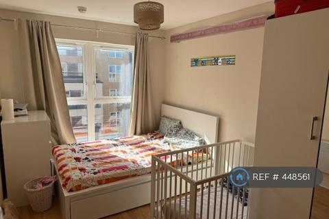 undefined, Lanadron Close, Isleworth, TW7