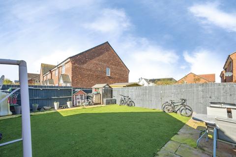 3 bedroom semi-detached house for sale, Albrighton Drive, Kidderminster, DY10