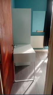 1 bedroom in a house share to rent, Goodmayes Avenue, Ilford