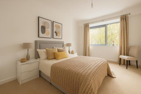 3 Lakeside Close Staines TW18
