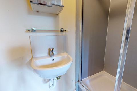 Studio to rent, Brondesbury Park
