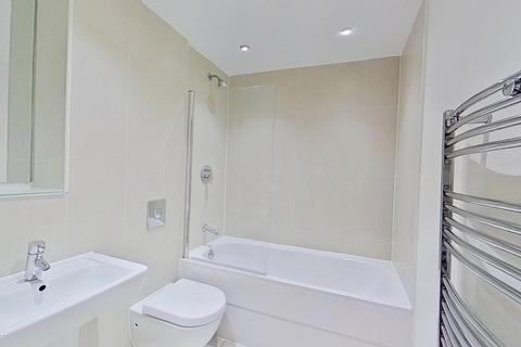 2 bedroom flat to rent, Gotts Road