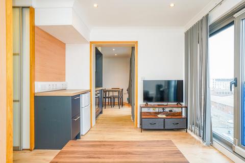 2 bedroom flat to rent, Regent Street