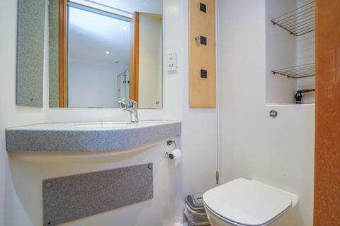 2 bedroom flat to rent, Regent Street
