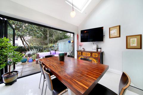 5 bedroom terraced house to rent, Fernwood Avenue, London SW16
