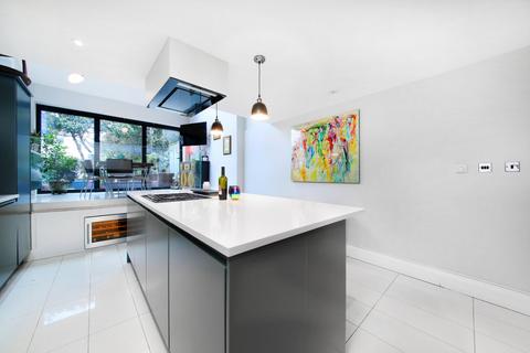 5 bedroom terraced house to rent, Fernwood Avenue, London SW16