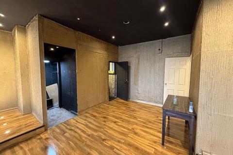 Retail property (high street) to rent, 90 Glebe Av Uxbridge UB10 8PD
