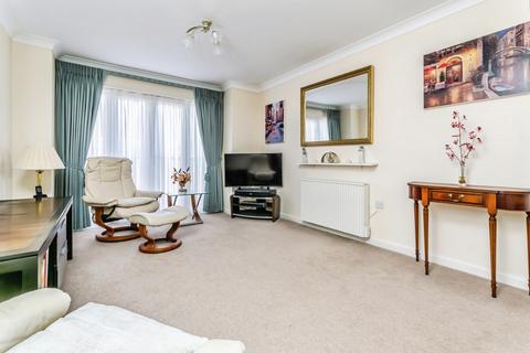 2 bedroom flat for sale, Eothen Close, Caterham, Surrey, ., CR3