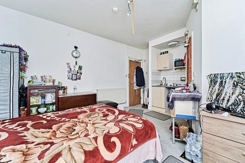 undefined, Bescot Road, Walsall, West Midlands, WS2
