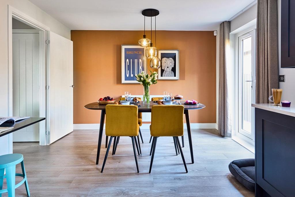 Mealtimes with views of the garden