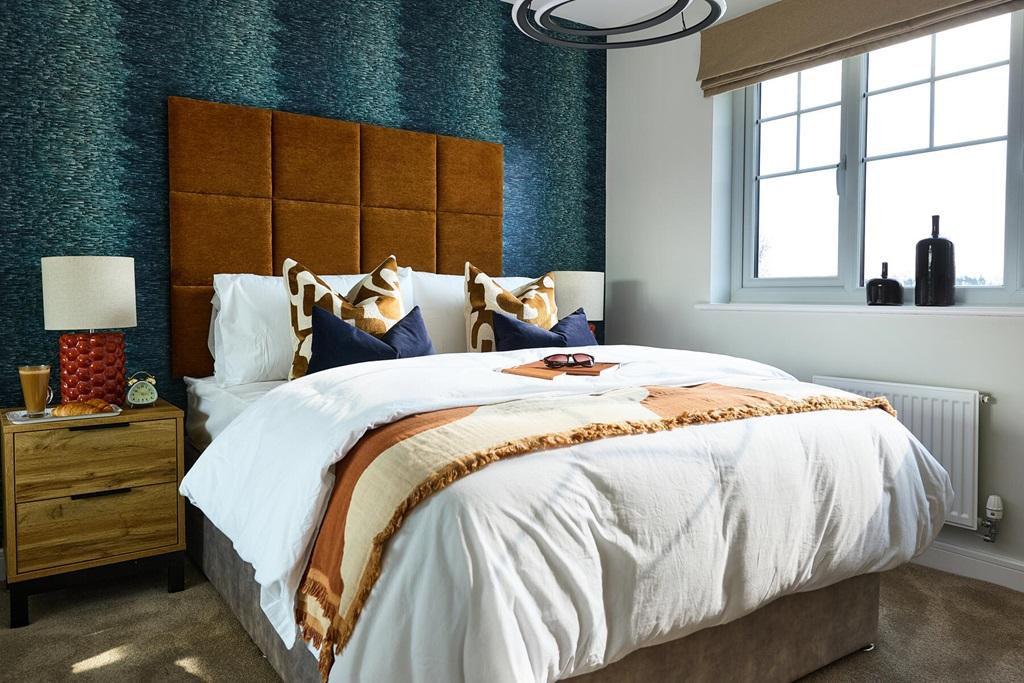 Second double bedroom with storage space