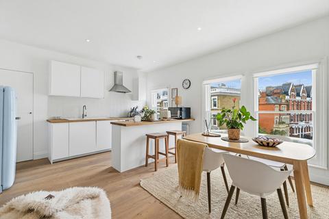 2 bedroom flat to rent, 33 Sinclair Gardens, London W14