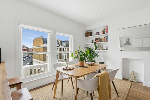 2 bedroom flat to rent, 33 Sinclair Gardens, London W14