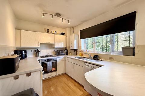 undefined, Campbell Close, Hampshire GU46