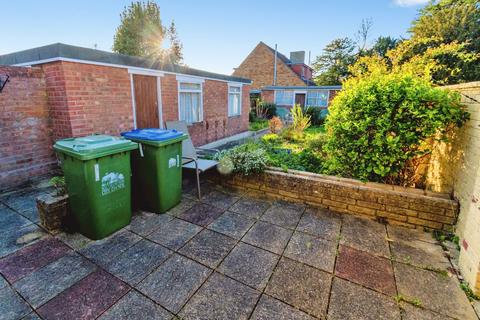 undefined, King Edward Avenue, Regents Park, Southampton, Hampshire, SO16