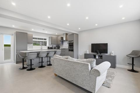 3 bedroom end of terrace house for sale, Prestwick Road, Watford WD19