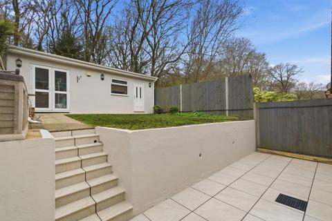 3 bedroom end of terrace house for sale, Prestwick Road, Watford WD19