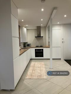 2 bedroom maisonette to rent, Cedars Road, London, SW4