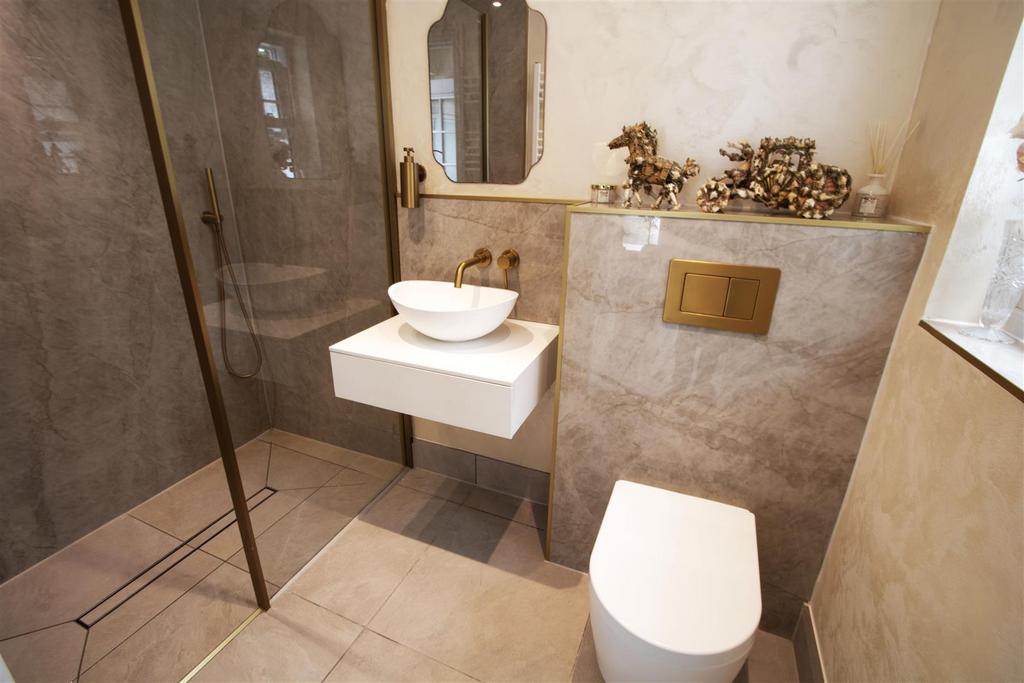 Downstairs shower room