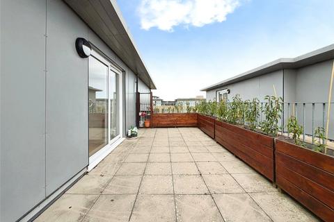 2 bedroom apartment for sale, Wintergreen Boulevard, West Drayton