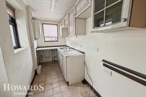 2 bedroom terraced house for sale, Lower Cliff Road, Gorleston