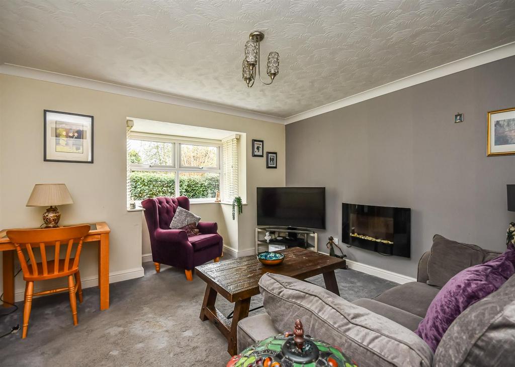 Flat 3 Maypole Court-2.jpg