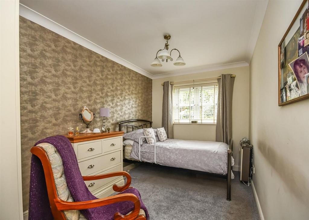 Flat 3 Maypole Court-3.jpg