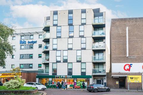 undefined, Staines Road, Hounslow TW3