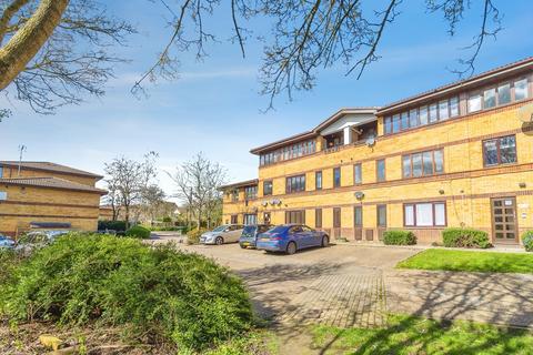 2 bedroom flat for sale, Mayer Gardens, Shenley Lodge, Milton Keynes, Buckinghamshire, MK5