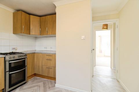 2 bedroom flat for sale, Mayer Gardens, Shenley Lodge, Milton Keynes, Buckinghamshire, MK5